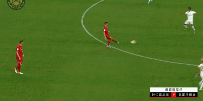 罗德里戈抢断过人