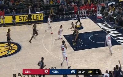 马尔卡宁反击单臂隔扣打成2+1