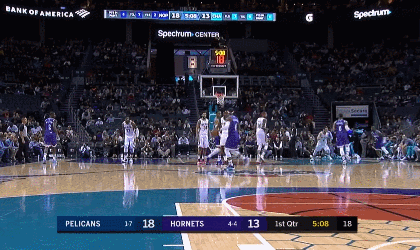 格拉汉姆神配合击地分球助华盛顿打成2+1