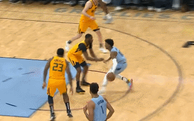 莫兰特背后换手扬臂抛进秀翻全场