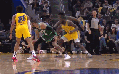 斯玛特断球反击助塔图姆上篮强打2+1