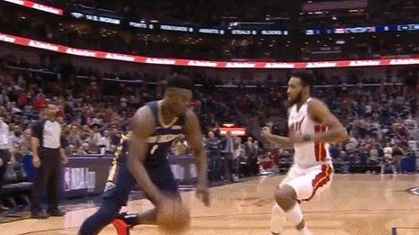 锡安底线强硬突破上篮打进