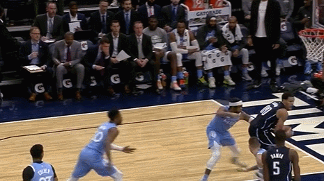 戈登内线转身双手扣篮