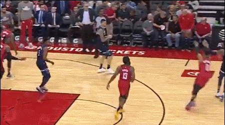 威少飞身抢断分球哈登反击轻松暴扣得分