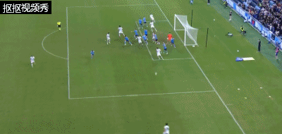 奥克兰射门角度过小击中边网