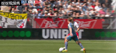 阿贾克斯特劳雷射门击中立柱