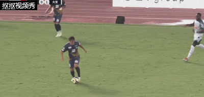 富山胜利禁区外远射偏出球门
