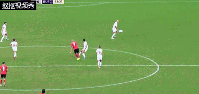 罗慕洛半单刀非惯用脚射门击中边网