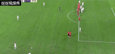 曼谷联头球再度偏出球门