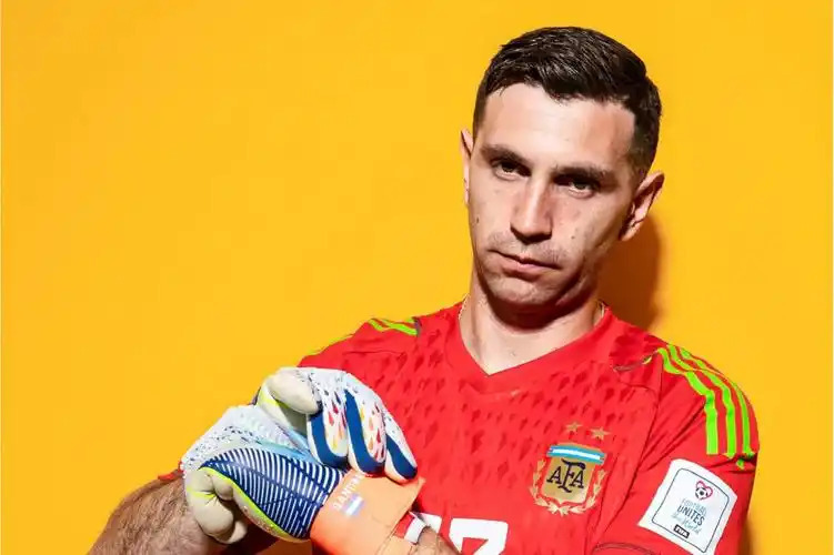 10位今夏被意外出售的球星——艾米利亚诺马丁内斯