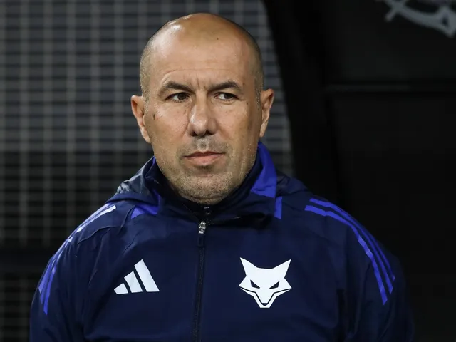 克鲁塞罗主帅莱昂纳多・雅尔丁摄于 2025 年 7 月 22 日