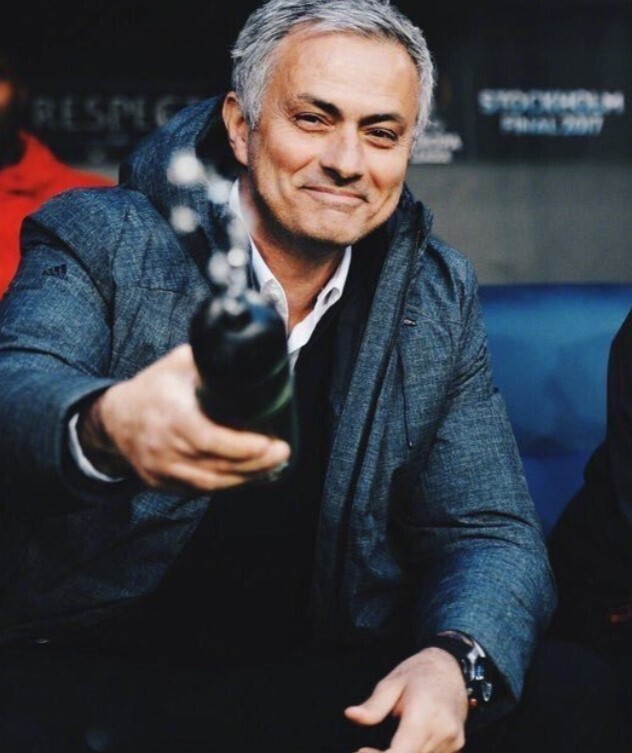 穆里尼奥时隔25年重返本菲卡