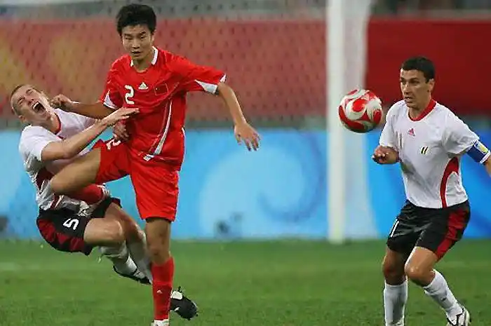 谭望嵩飞踹波科尼奥利