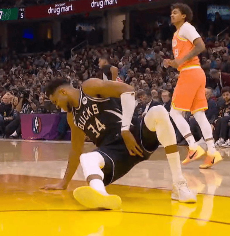 字母哥腹股沟拉伤