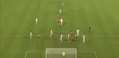 儒尼尼奥任意球直接破门