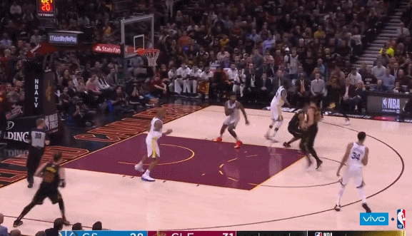 胡德急停跳投命中