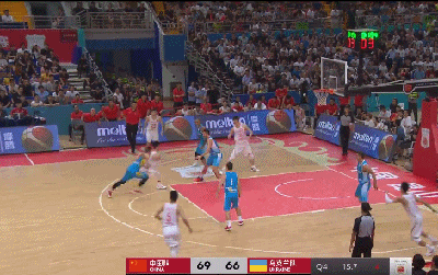 王哲林关键时刻2+1！杀死比赛