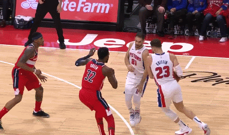 格里芬翻身Fade-away打2+1