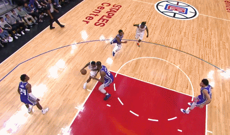 路威右翼突破漂移后仰打2+1