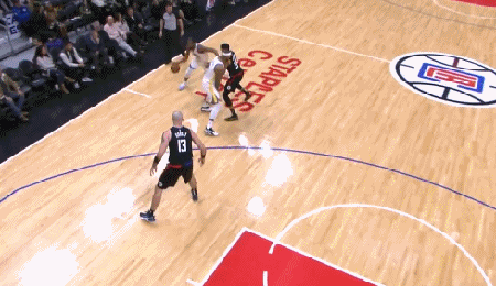 考辛斯单臂劈扣开启勇士生涯赛季首球