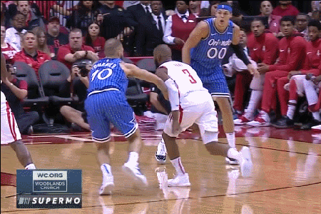 保罗助攻法里德接球上篮