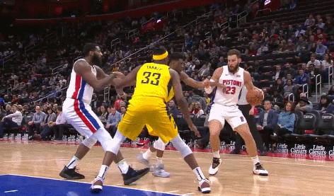 庄神接格里芬回传拉杆上篮