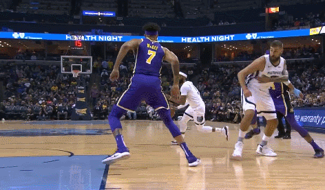 康利击地撕裂湖人防线,瓦兰空切吃饼双手暴扣