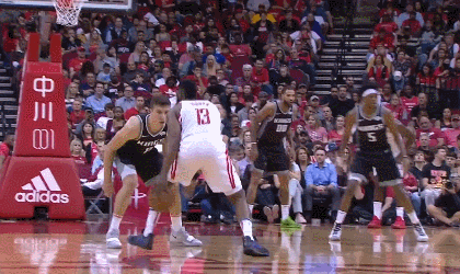 火箭队哈登晃飞博格丹嚣张指着鼻子嘲讽