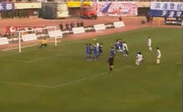 蒿俊闵在面对巴拿马时攻入任意球