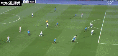 禁区内推人犯规，进攻过程有球员越位在先未判罚点球，横滨水手逃过一劫