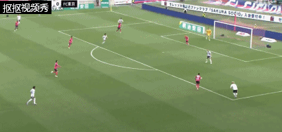 大阪樱花接野泽大志失误传球后射门擦柱而过