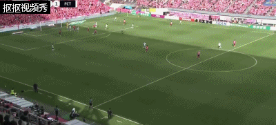 FC东京反击射门偏出远门柱