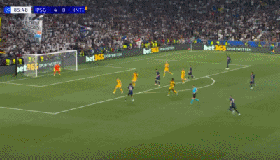 第12分钟，杜埃助攻，阿什拉夫得手！巴黎1-0