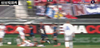 荷尔斯泰因贴地斩偏出球门