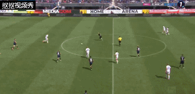 菲利普·毕尔比亚晃过后卫打远角得手，帕德博恩2-1绝杀荷尔斯泰因