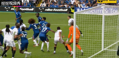 富勒姆头球攻门被切尔西球员门线解围