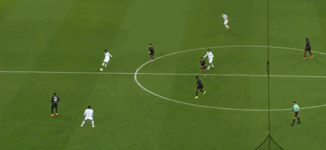 奥巴梅杨助攻维阿爆射得手，马赛4-0尼斯