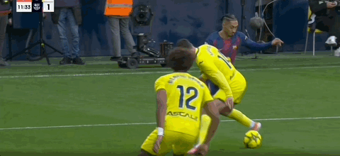 拉菲尼亚造点并罚进点球，巴萨1-0比利亚雷亚尔