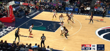 杨瀚森造成犯规