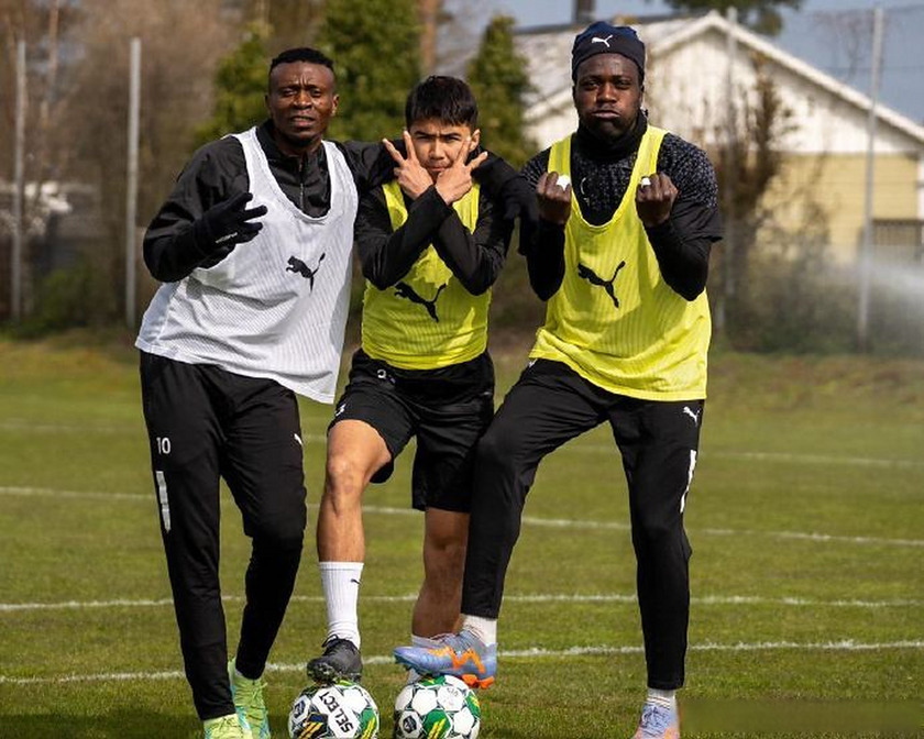 艾菲尔丁曾短暂效力米亚尔比