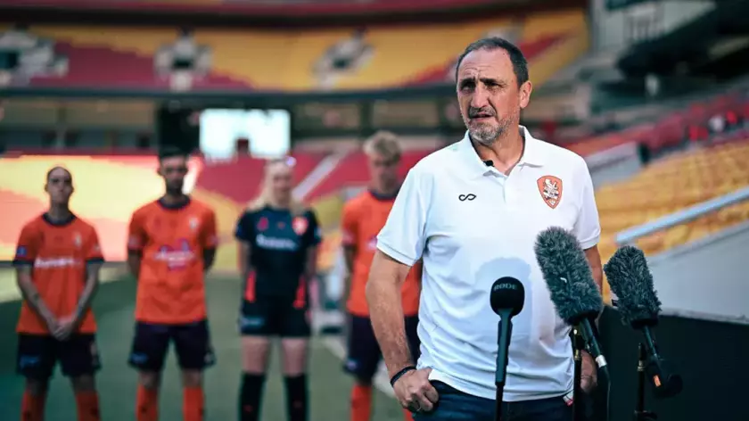 新帅迈克尔·瓦尔卡尼斯 