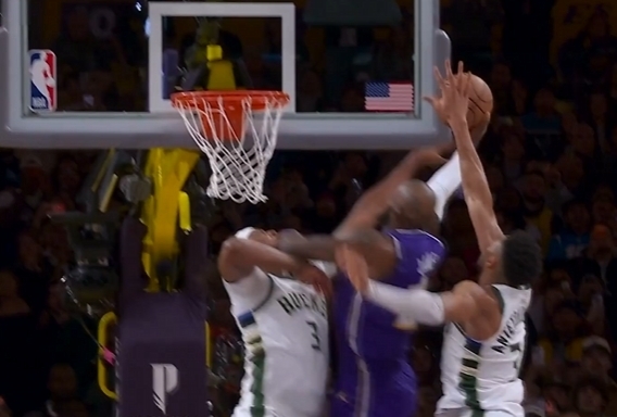 字母哥封盖詹姆斯关键上篮