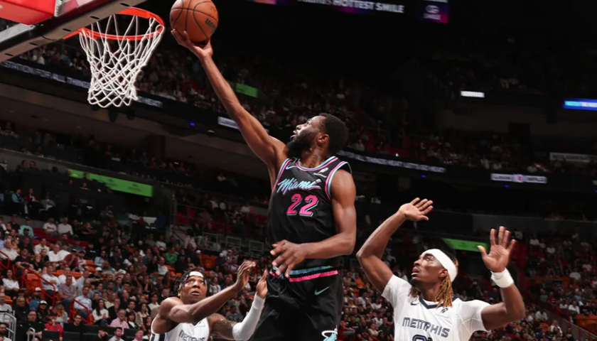 维金斯此役砍下28分7篮板，生涯总得分突破15000分